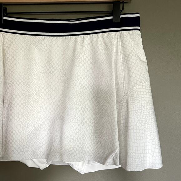 NWT Peter Millar Gabriela Swing Skort in Slithering White Size Large Golf Tennis - Picture 8 of 15